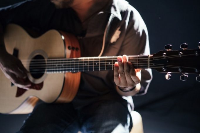 5 Primeiros Acordes no Violão – Iniciante 5 Primeiros Acordes no Violão - Iniciante