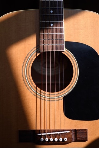 Como Tocar o Primeiro Ritmo no Violão – Iniciantes Como Tocar o Primeiro Ritmo no Violão - Iniciantes