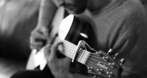 Como Trocar Mais Rápido os Acordes de Violão Como Trocar Mais Rápido os Acordes de Violão
