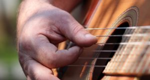 Dores ao Tocar Violão | Como Evitar Como evitar as dores ao tocar violão?
