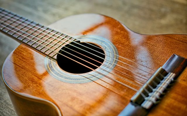 Como usar o CAGED nas Escalas de Violão