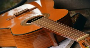 Aprenda a tirar música de ouvido: sonoridades maior e menor Aprenda a diferenciar as sonoridades maior e menor ao tocar música de ouvido.