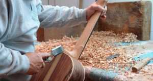O que faz um luthier? Descubra o que faz um luthier.
